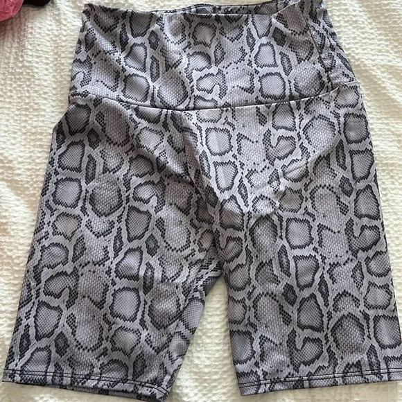 Onzie Biker shorts - Picture 1 of 3